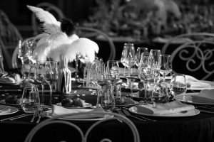Photographe Moselle Metz Pont a Mousson Décoration table mariage en noir et blanc Feyel Landaville Vosges ®gregory clement.fr