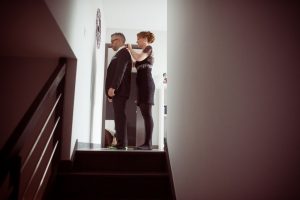 Photographe pro Toul mariage habillage marié en couleur vintage ®gregory clement.fr
